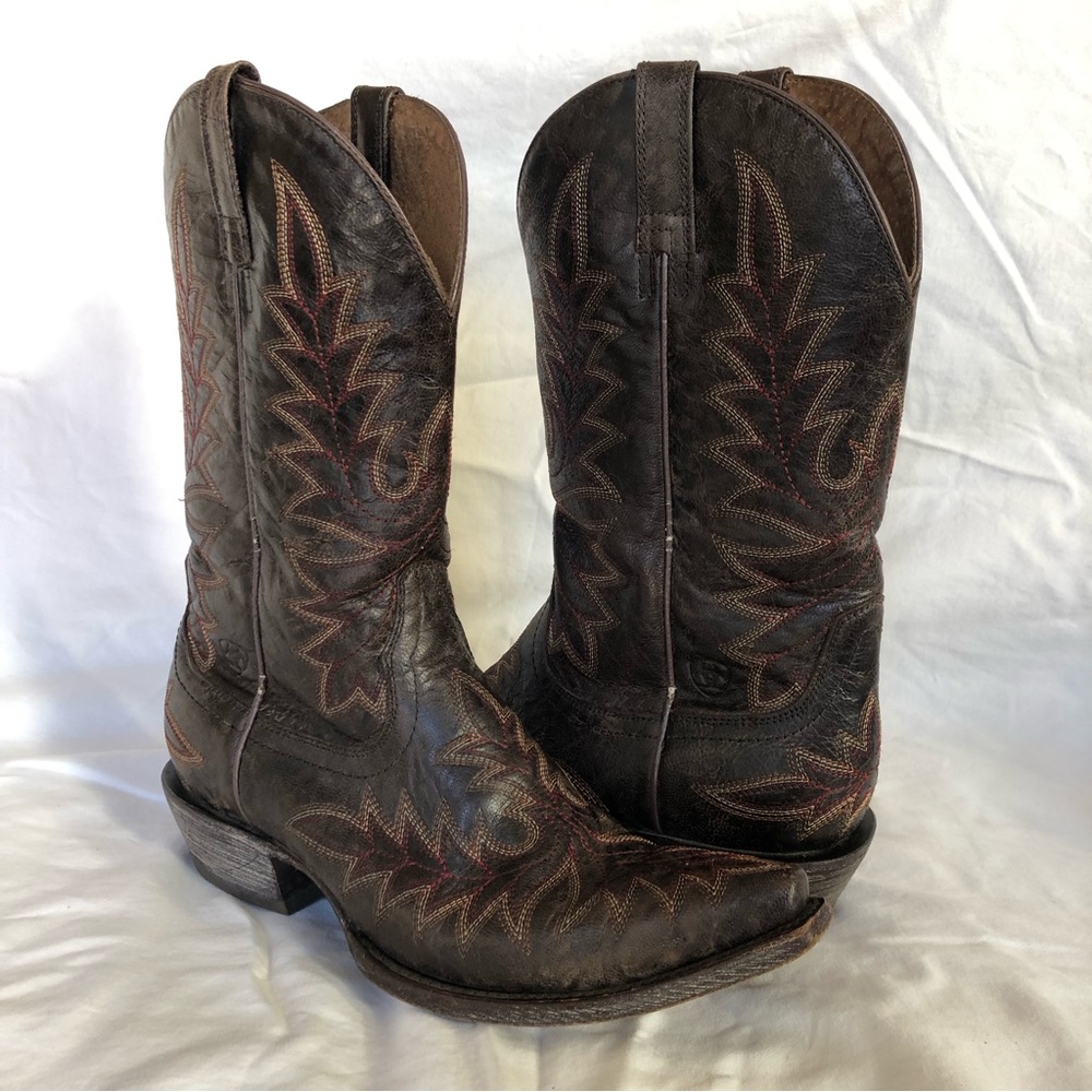 Ariat embroidered leather cowboy boots
